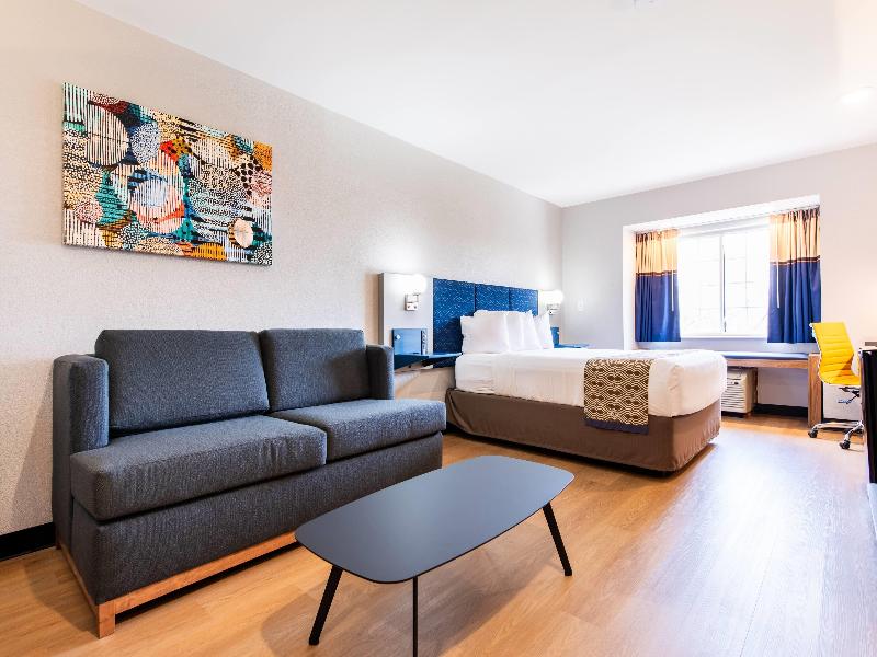Microtel Inn & Suites By Wyndham London image