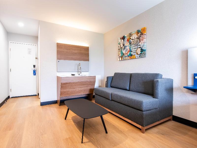 Microtel Inn & Suites By Wyndham London image