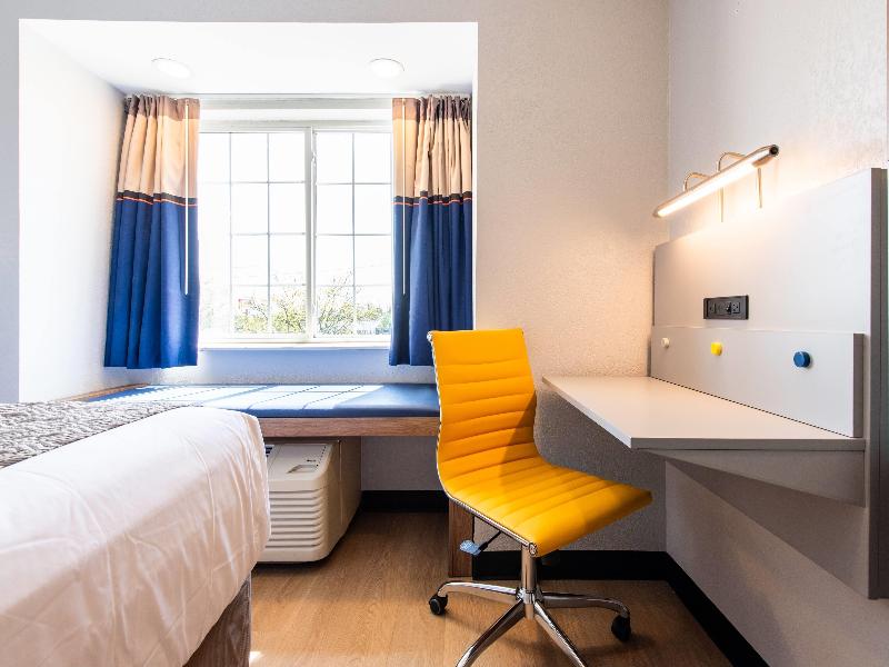 Microtel Inn & Suites By Wyndham London image