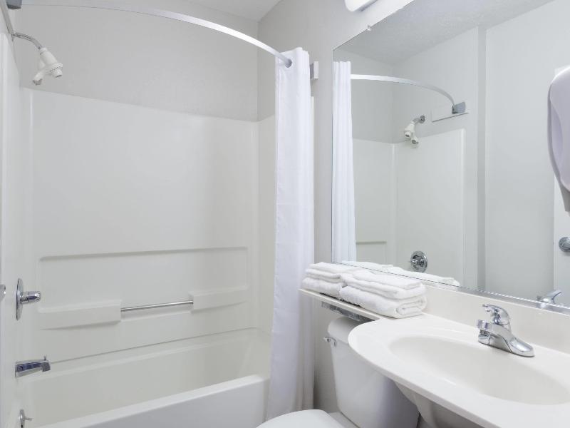Microtel Inn & Suites By Wyndham London image