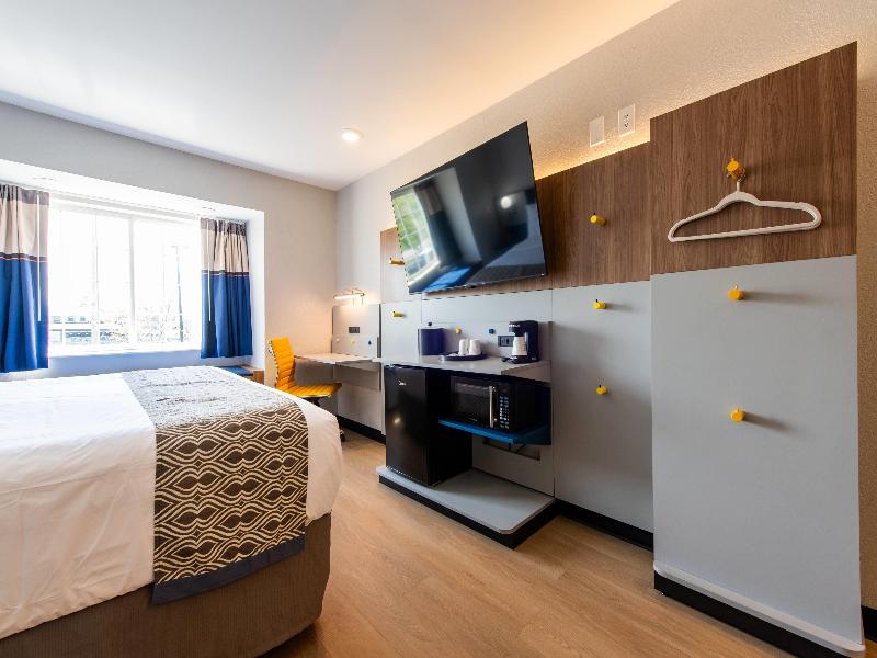Microtel Inn & Suites By Wyndham London image