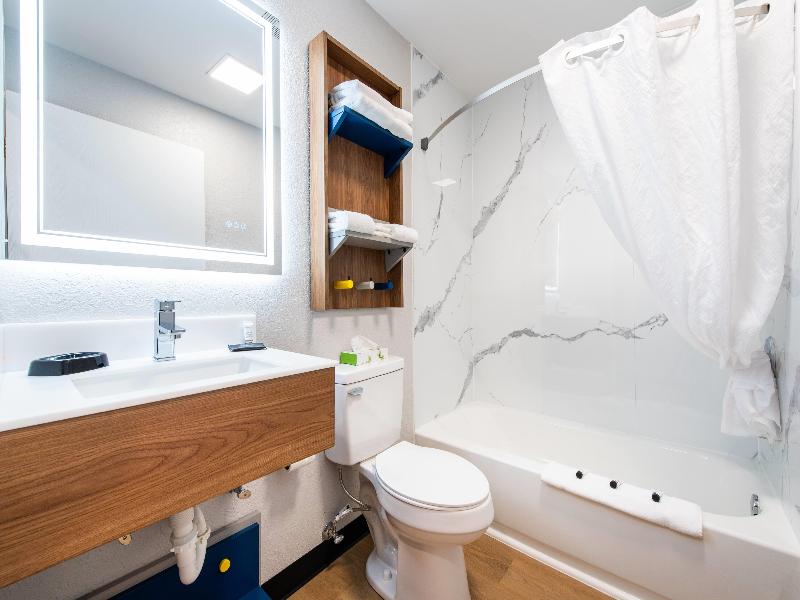 Microtel Inn & Suites By Wyndham London image