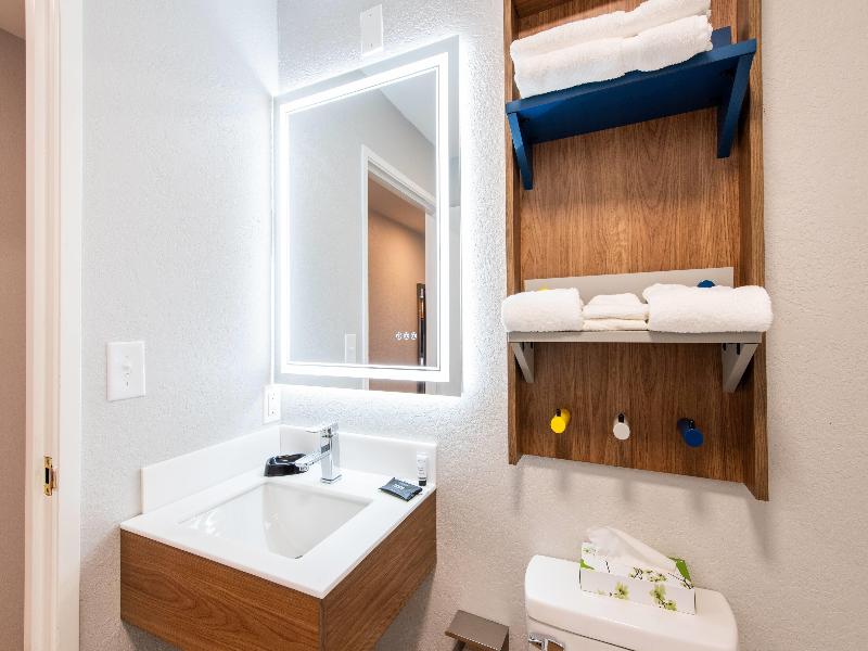 Microtel Inn & Suites By Wyndham London image