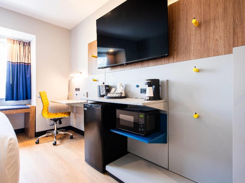 Microtel Inn & Suites By Wyndham London image