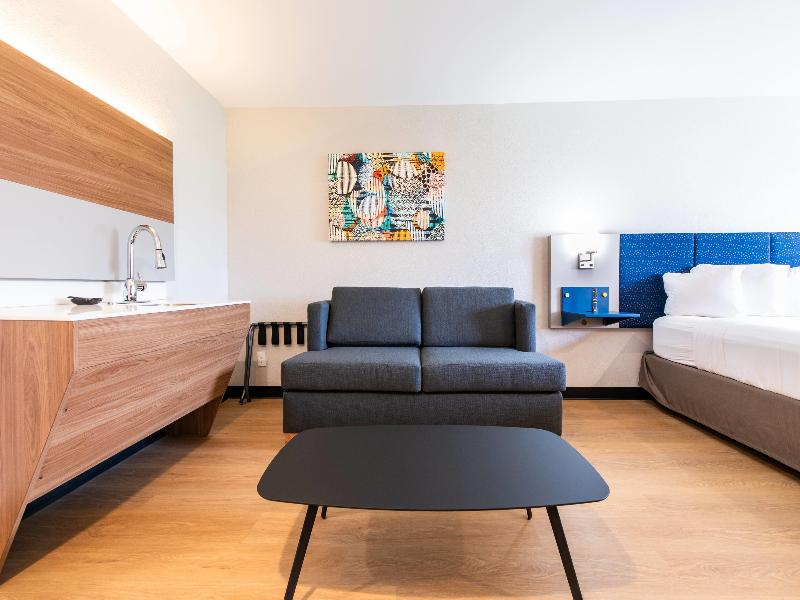 Microtel Inn & Suites By Wyndham London image
