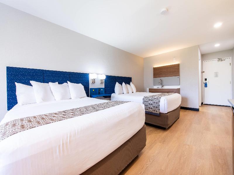 Microtel Inn & Suites By Wyndham London image
