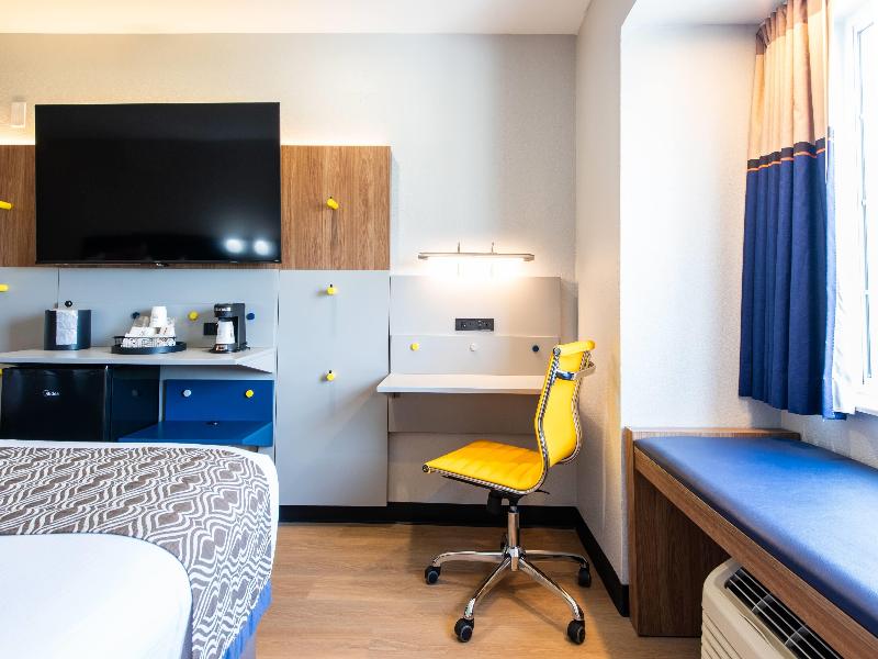 Microtel Inn & Suites By Wyndham London image