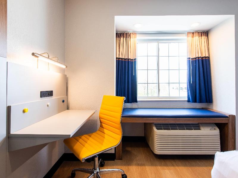 Microtel Inn & Suites By Wyndham London image