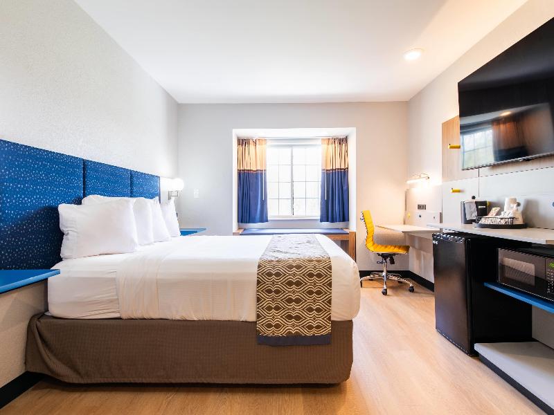 Microtel Inn & Suites By Wyndham London image