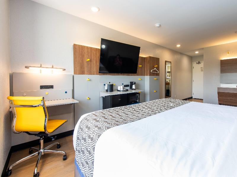 Microtel Inn & Suites By Wyndham London image