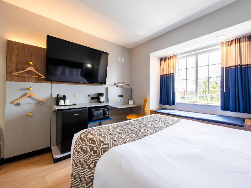 Microtel Inn & Suites By Wyndham London image