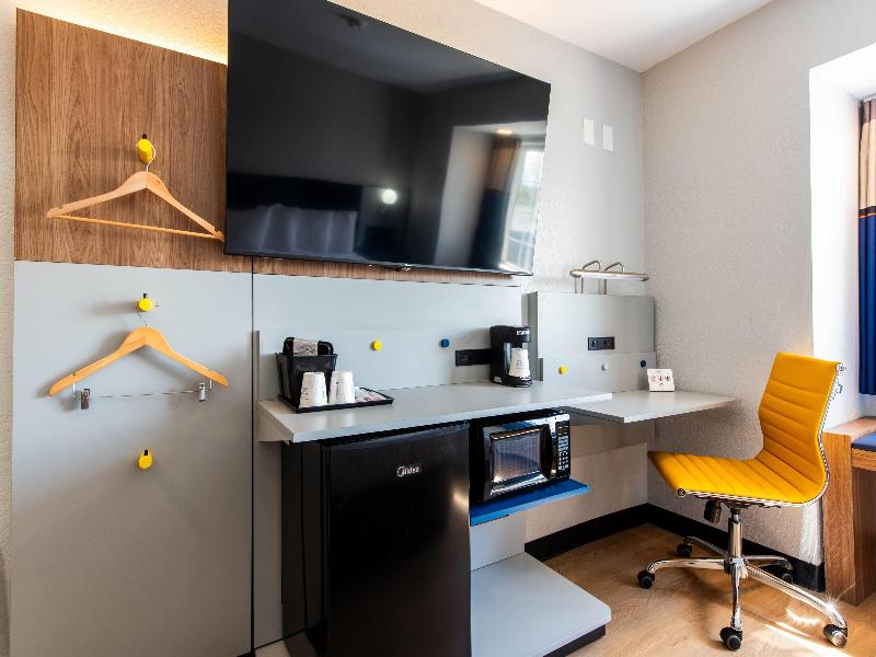 Microtel Inn & Suites By Wyndham London image