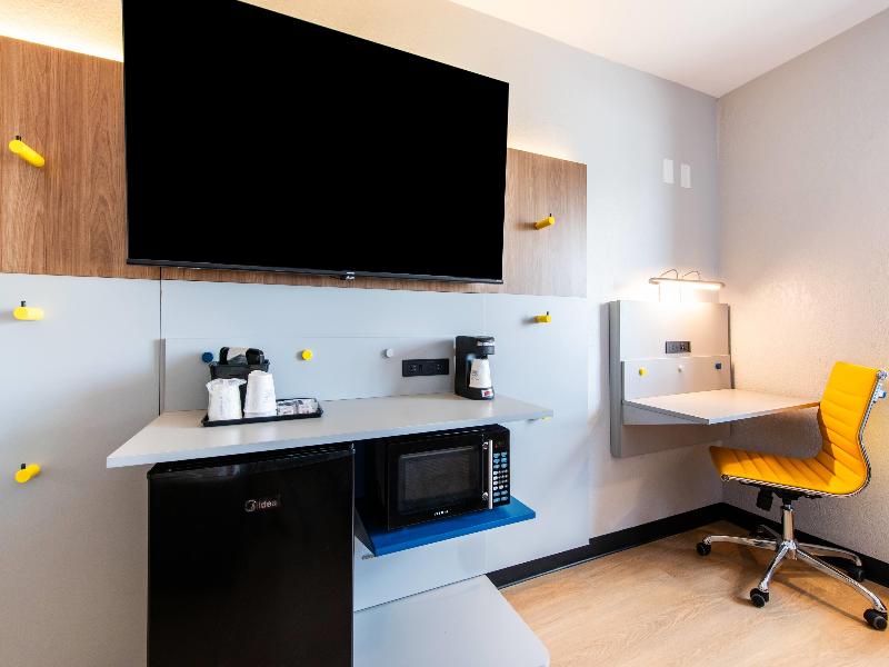 Microtel Inn & Suites By Wyndham London image