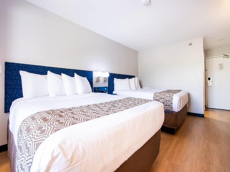Microtel Inn & Suites By Wyndham London image