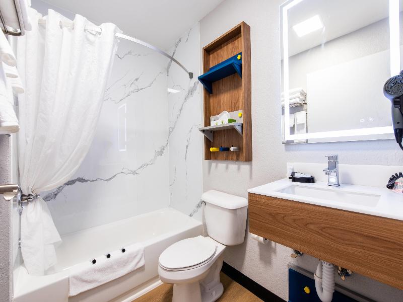 Microtel Inn & Suites By Wyndham London image