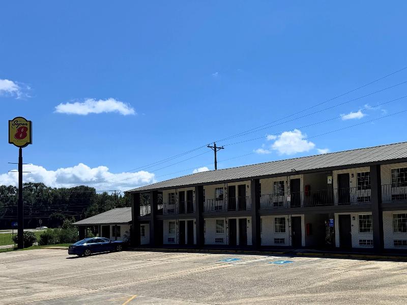 Super 8 By Wyndham Picayune image
