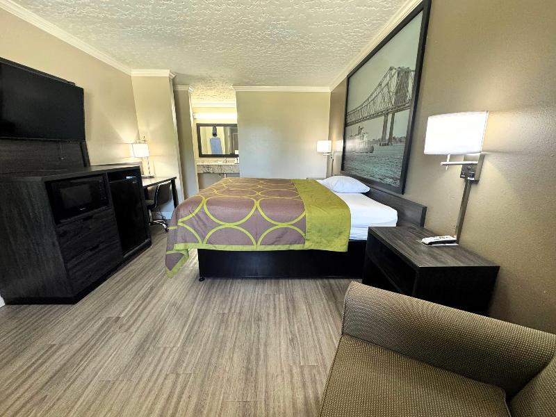 Super 8 By Wyndham Picayune image