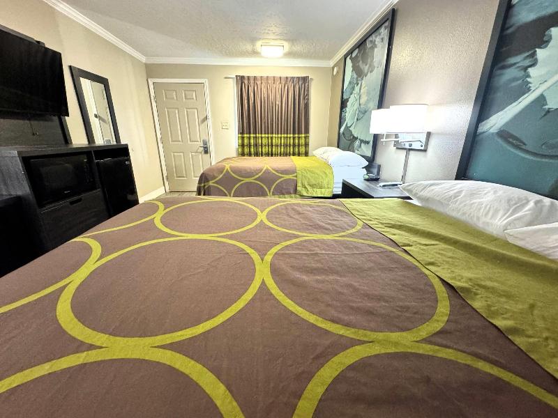 Super 8 By Wyndham Picayune image 2