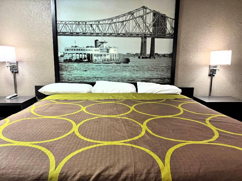 Super 8 By Wyndham Picayune image