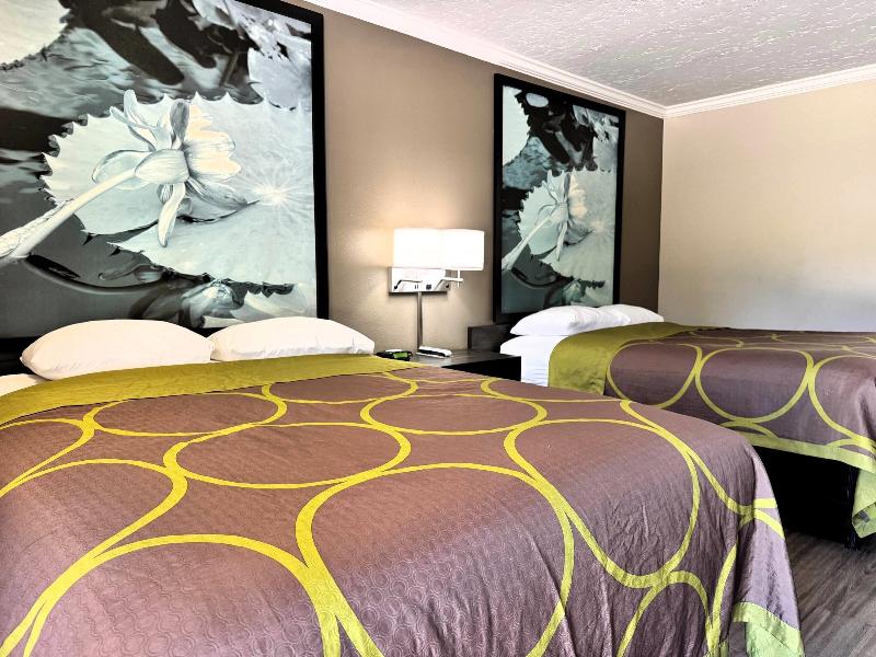 Super 8 By Wyndham Picayune image