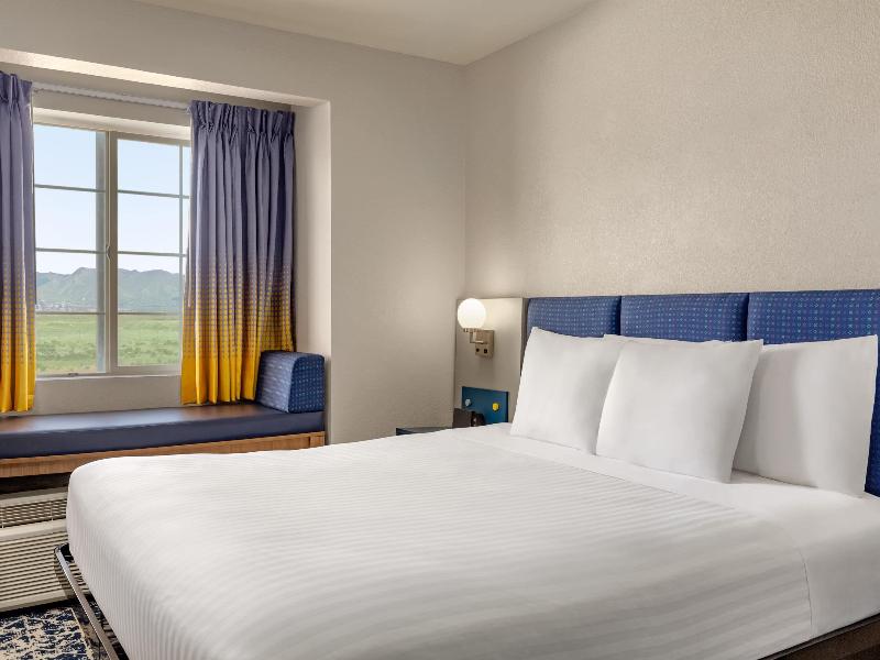 1 King Bed, Mobility Accessible Room, Non-Smoking