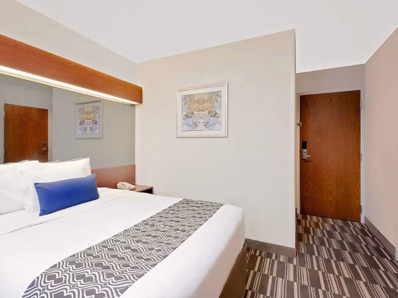 Microtel Inn & Suites By Wyndham Middletown image