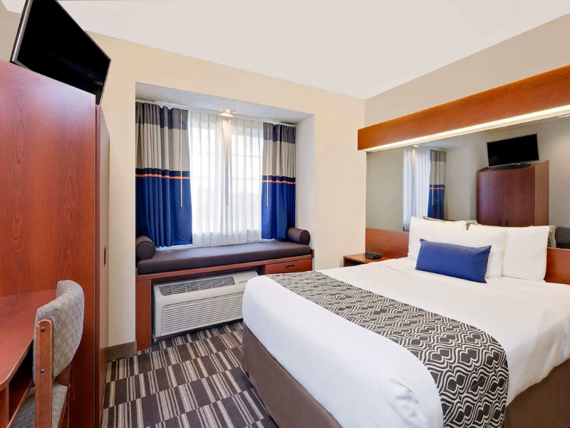 Microtel Inn & Suites By Wyndham Middletown image