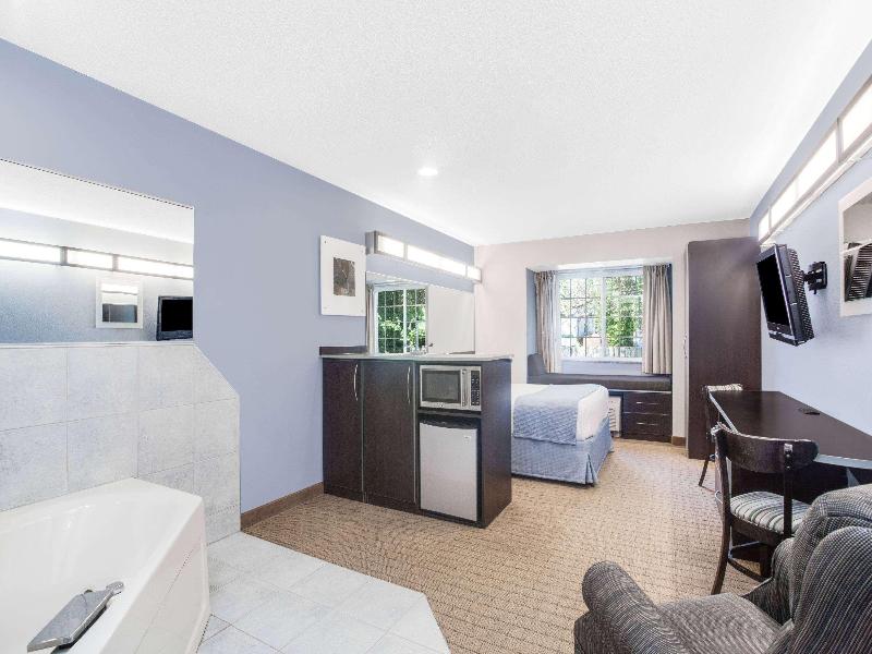 Microtel Inn & Suites By Wyndham Bath image