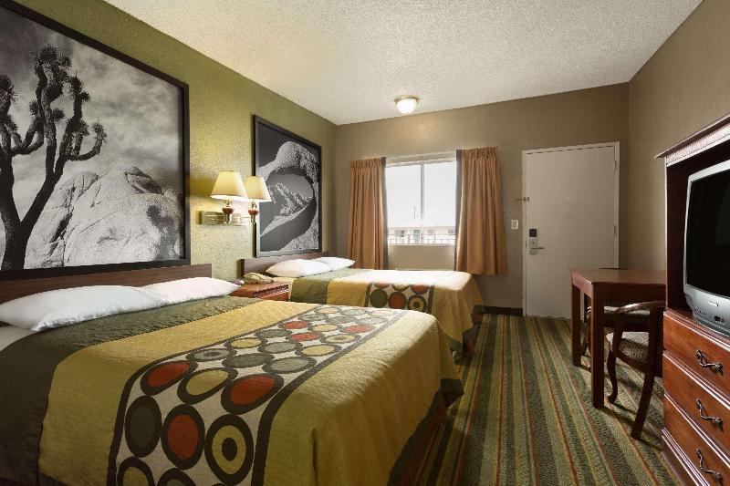 Super 8 By Wyndham Ridgecrest image