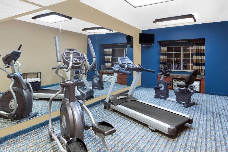 . Starkville Inn & Suites