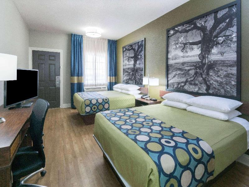 Super 8 by Wyndham San Antonio Fort Sam Houston image
