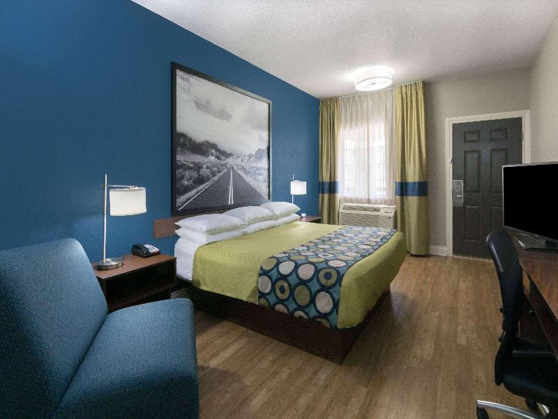Super 8 by Wyndham San Antonio Fort Sam Houston image