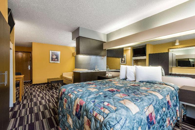 Microtel Inn & Suites By Wyndham Riverside image