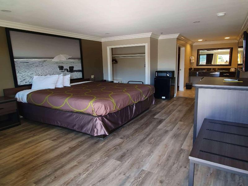 Super 8 By Wyndham Cypress Buena Park Area image