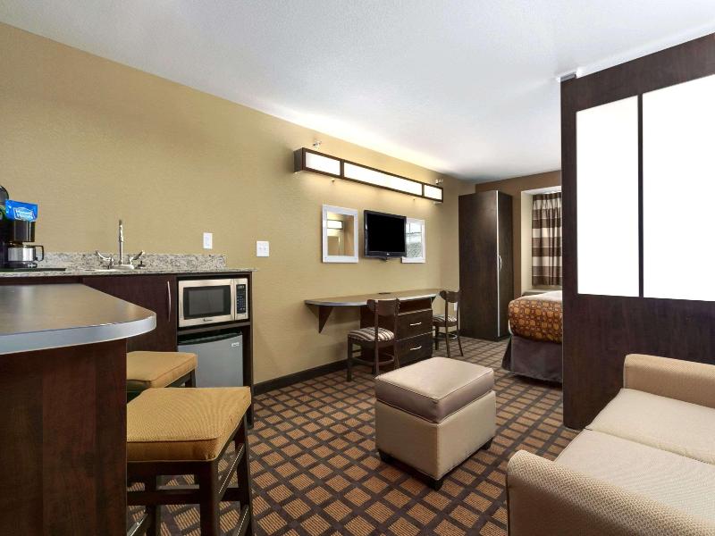 Microtel Inn & Suites By Wyndham Minot image