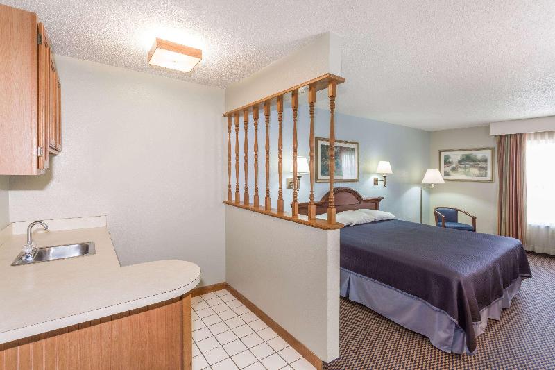 Baymont by Wyndham Lake Park Valdosta I75 5