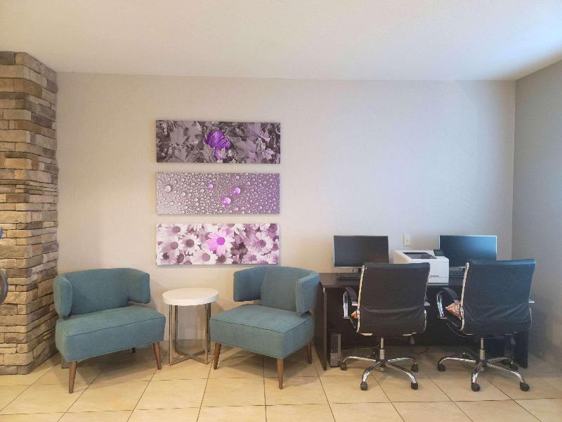 Lobby & Reception