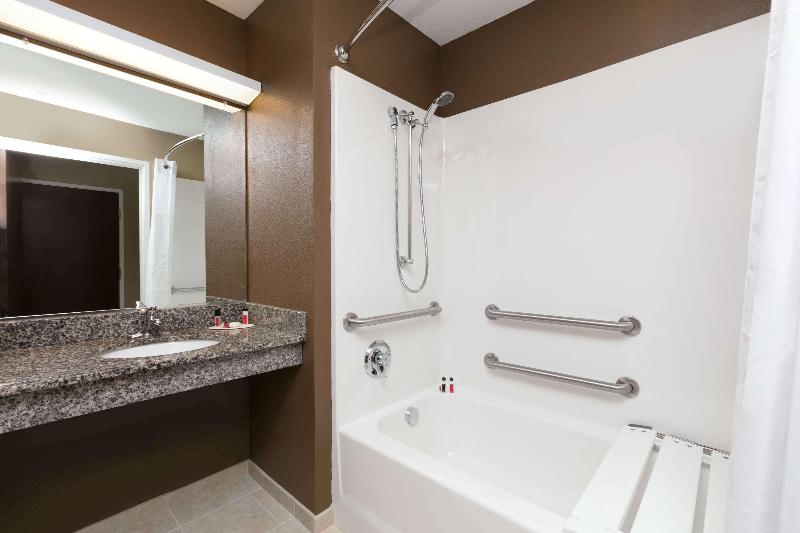 Sleep Inn & Suites Steubenville at the University 5