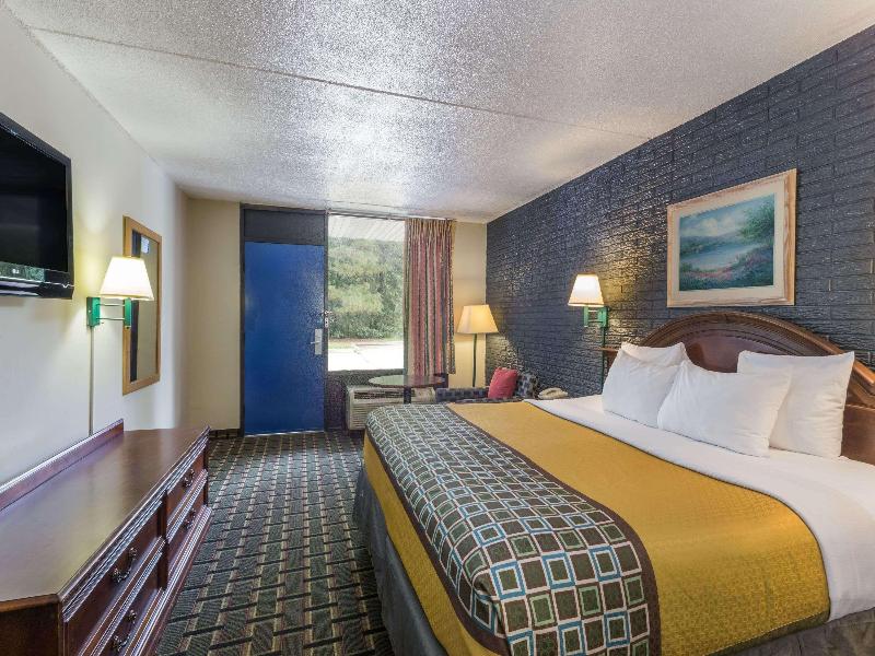 Travelodge By Wyndham Savannah Area/Richmond Hill image