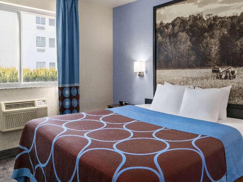Super 8 By Wyndham Columbus image