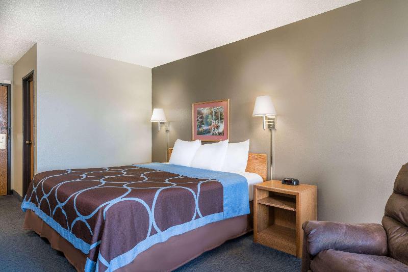 Super 8 by Wyndham Portage image