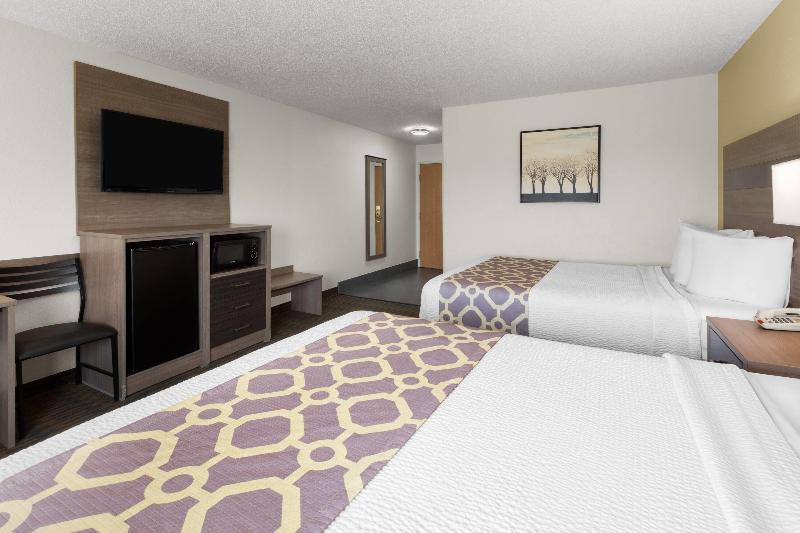 Baymont by Wyndham Paw Paw image