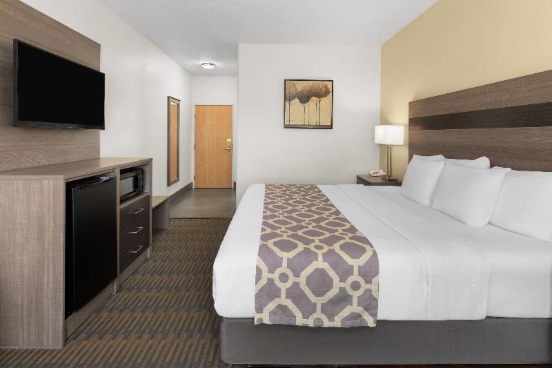 Baymont by Wyndham Paw Paw image