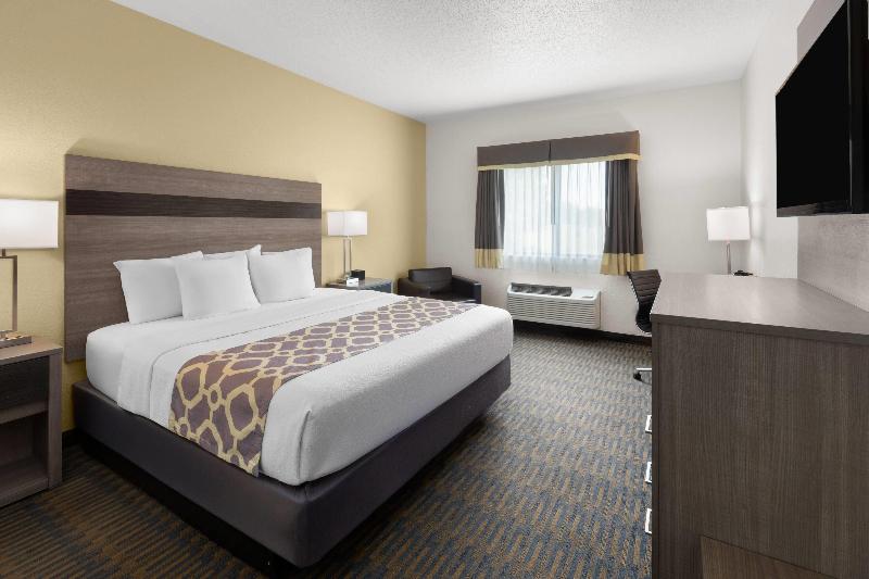 Baymont by Wyndham Paw Paw image