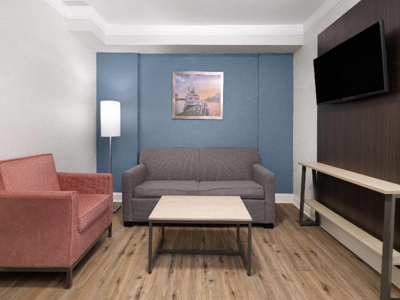 Wingate by Wyndham Savannah Gateway image