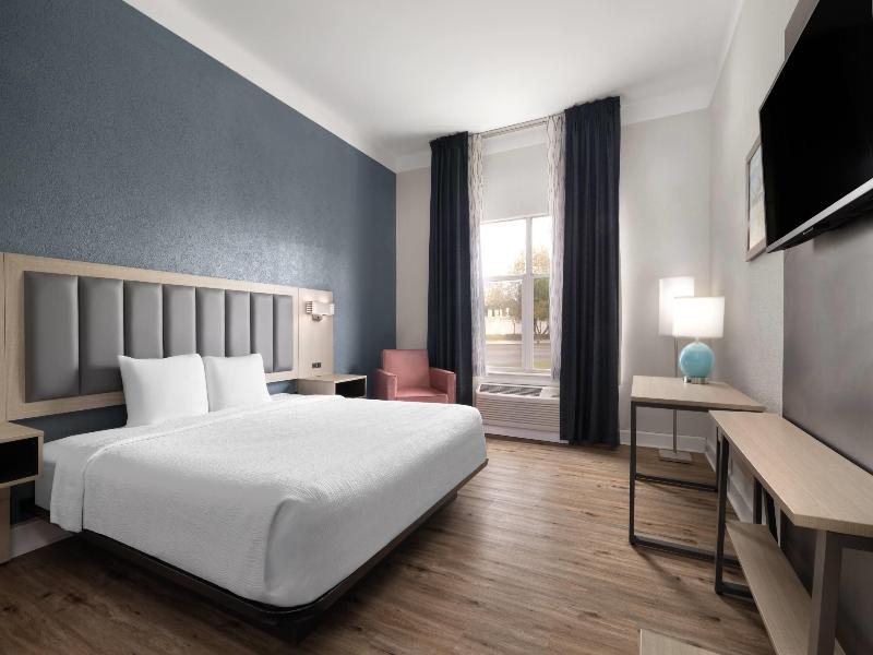 Wingate by Wyndham Savannah Gateway image