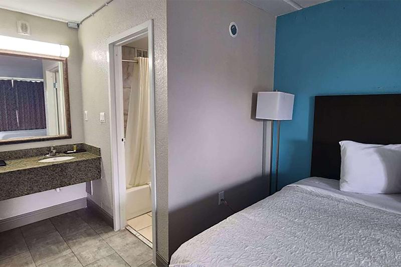 Travelodge by Wyndham Kingsland GA image
