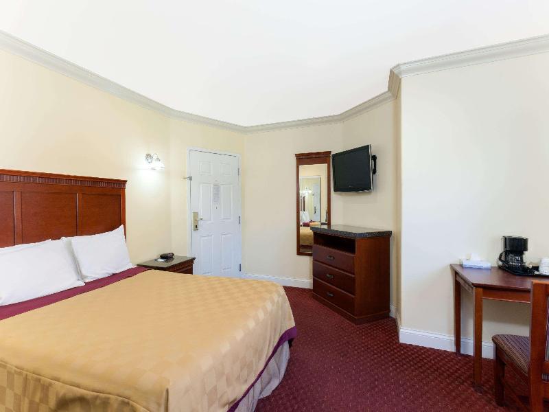 Travelodge By Wyndham Brea image