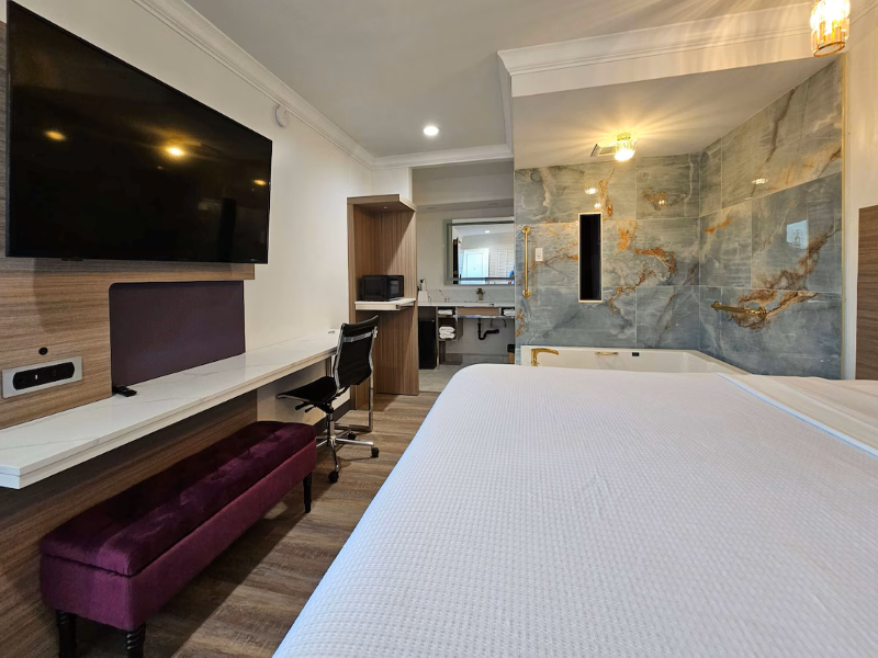 Travelodge by Wyndham Fullerton Near Anaheim image