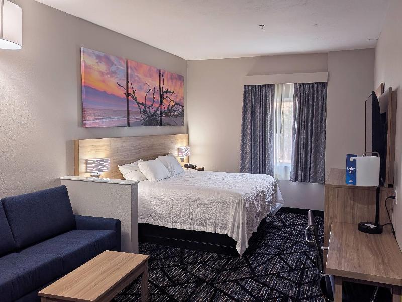 SUITE KING BED NON SMOKING